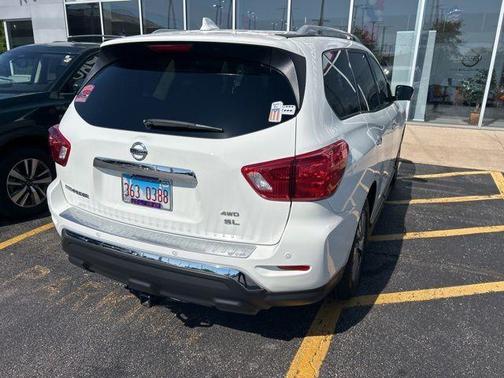 Glacier White 2019 Nissan Pathfinder SL