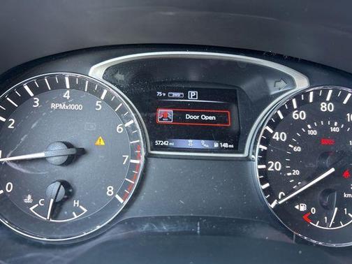Glacier White 2019 Nissan Pathfinder SL