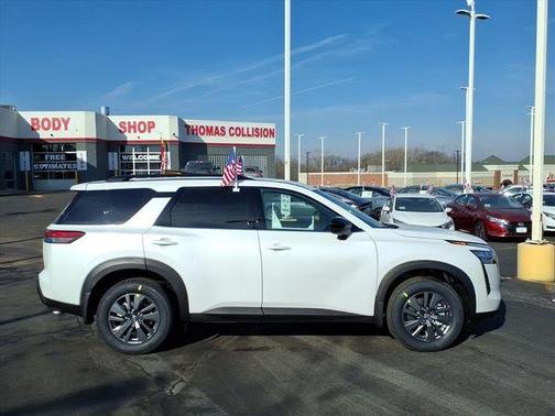 2026 Nissan Pathfinder SV