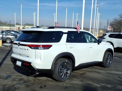 2026 Nissan Pathfinder SV