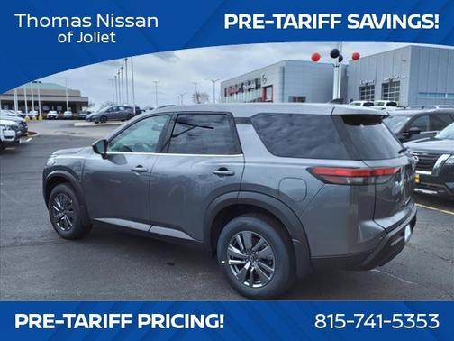 2025 Nissan Pathfinder S