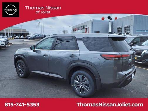 2025 Nissan Pathfinder S