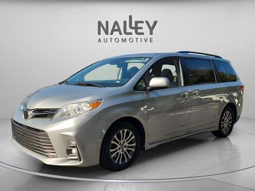 2020 Toyota Sienna XLE