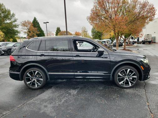 2024 Volkswagen Tiguan 2.0T SEL R-Line 4MOTION