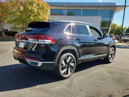 2024 Volkswagen Atlas Cross Sport 2.0T SEL