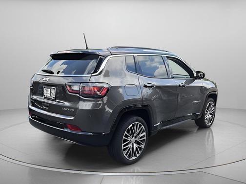 Billet Silver Metallic Clearcoat 2023 Jeep Compass Limited