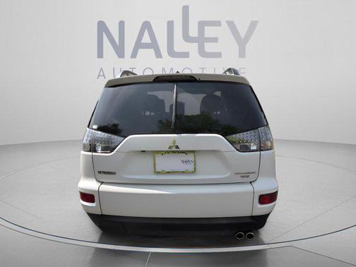 Diamond White Pearl 2010 Mitsubishi Outlander XLS