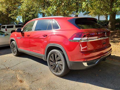 2025 Volkswagen Atlas Cross Sport 2.0T SE w/Technology
