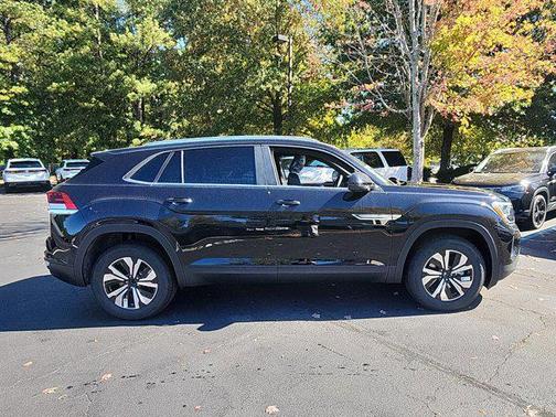 2026 Volkswagen Atlas Cross Sport 2.0T SE