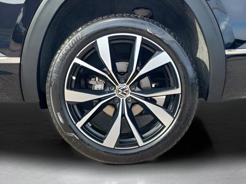 2024 Volkswagen Atlas 2.0T SEL Premium R-Line 4MOTION