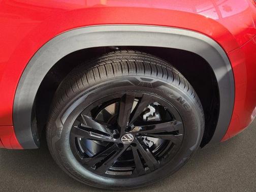 2025 Volkswagen Atlas Cross Sport 2.0T SEL