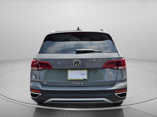 Pyrite Silver Metallic 2023 Volkswagen Taos 1.5T SE