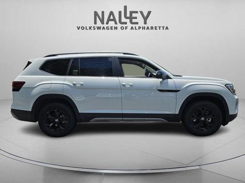 2025 Volkswagen Atlas 2.0T Peak Edition