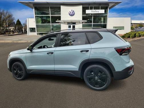 2025 Volkswagen Taos 1.5T SE Black
