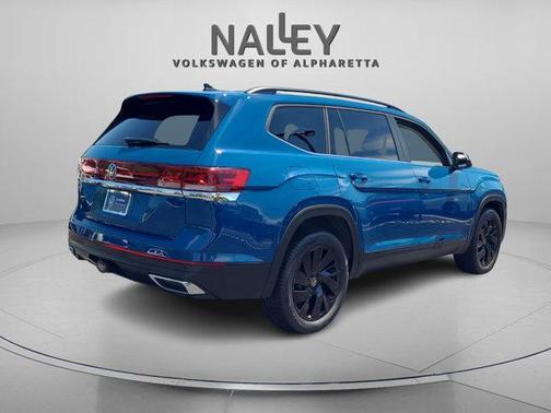 2025 Volkswagen Atlas 2.0T SE w/Technology