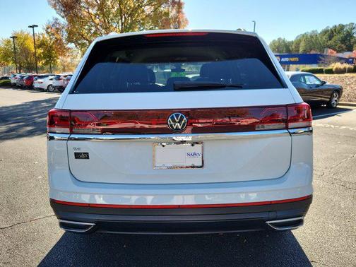 2024 Volkswagen Atlas 2.0T SE