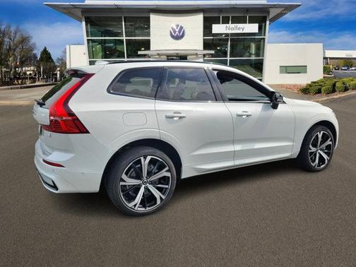 2022 Volvo XC60 Recharge Plug-In Hybrid T8 R-Design