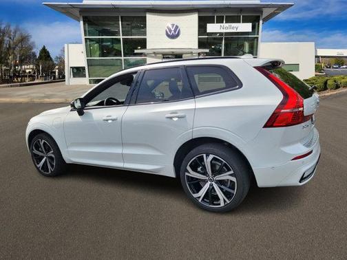 2022 Volvo XC60 Recharge Plug-In Hybrid T8 R-Design