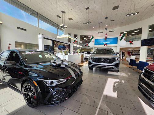 2025 Volkswagen Tiguan 2.0T SE R-Line Black