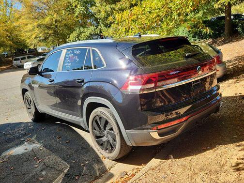 2024 Volkswagen Atlas Cross Sport 2.0T SE w/Technology