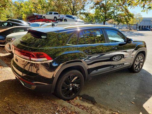 2024 Volkswagen Atlas Cross Sport 2.0T SE w/Technology