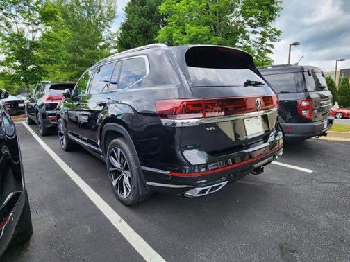 2025 Volkswagen Atlas 2.0T SEL Premium R-Line 4MOTION