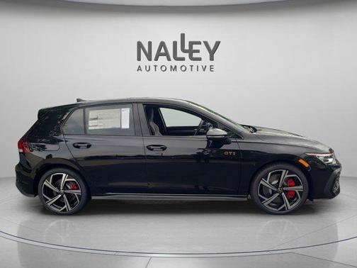 2025 Volkswagen Golf GTI 2.0T SE DSG