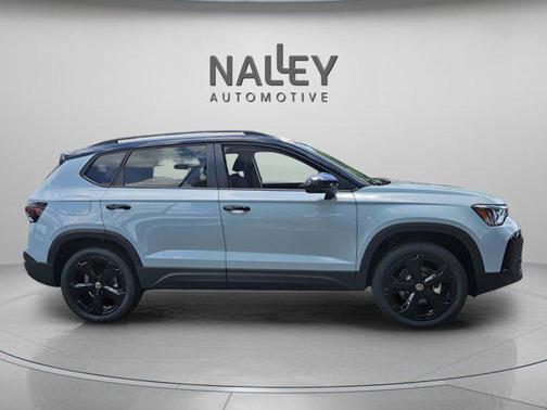 2025 Volkswagen Taos 1.5T SE Black