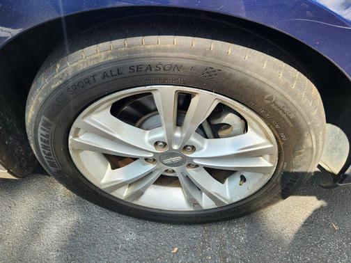 2012 Lincoln MKS Base