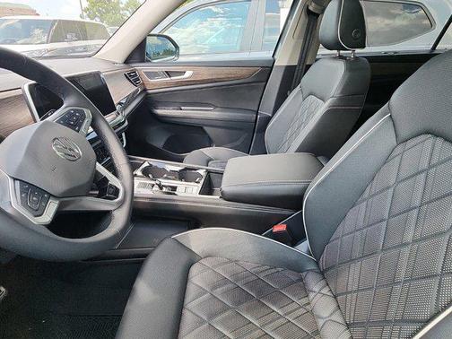2025 Volkswagen Atlas 2.0T SEL Premium R-Line 4MOTION