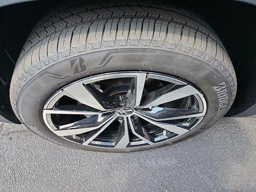 2025 Volkswagen Atlas 2.0T SEL Premium R-Line 4MOTION