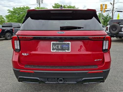 RAPID RED MET TINTED CC 2025 Ford Explorer ST-LINE