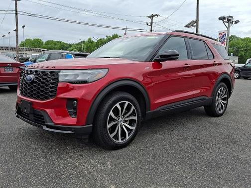 RAPID RED MET TINTED CC 2025 Ford Explorer ST-LINE