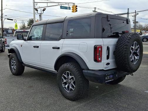 OXFORD WHITE 2023 Ford Bronco BADLANDS