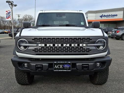OXFORD WHITE 2023 Ford Bronco BADLANDS