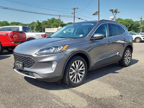 2022 Ford Escape TITANIUM