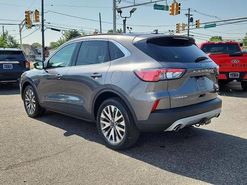 2022 Ford Escape TITANIUM