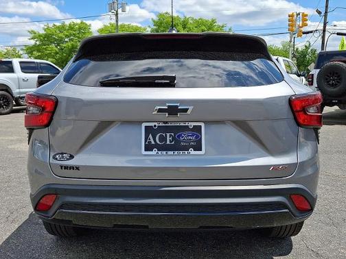 Sterling Gray Metallic 2024 Chevrolet Trax 1RS