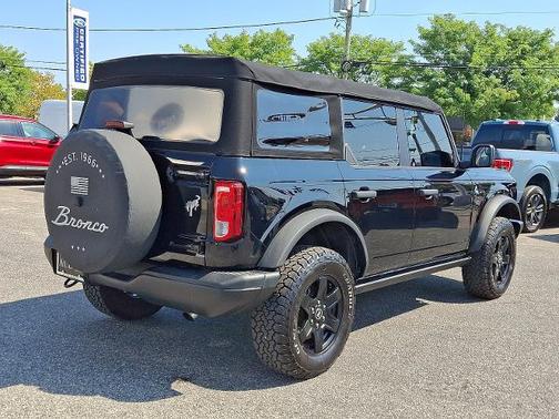 2022 Ford Bronco 