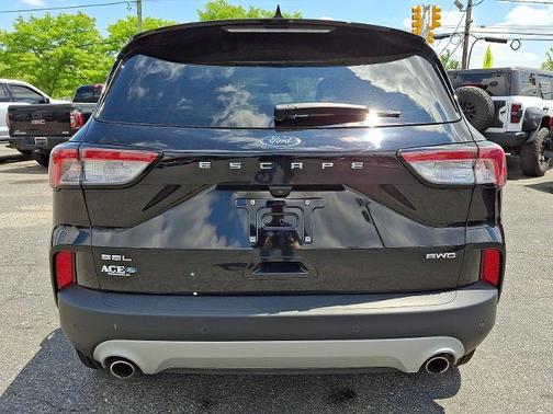 AGATE BLACK METALLIC 2022 Ford Escape SEL