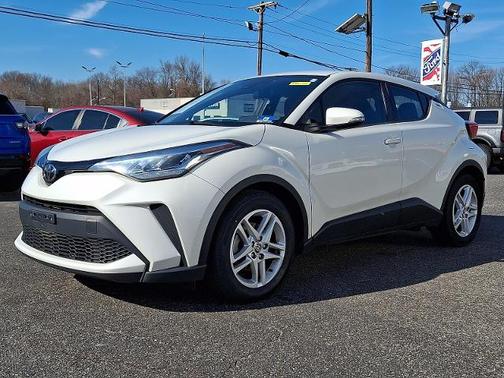 Blizzard Pearl 2020 Toyota C-HR LE