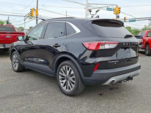 2022 Ford Escape TITANIUM