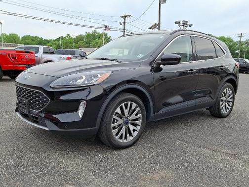 2022 Ford Escape TITANIUM