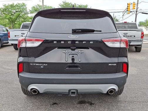 2022 Ford Escape TITANIUM