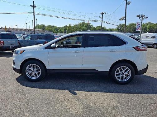 2022 Ford Edge 