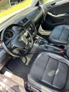 2015 Volkswagen Jetta Auto SE w/Connectivity/Navigation