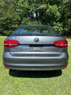 2015 Volkswagen Jetta Auto SE w/Connectivity/Navigation