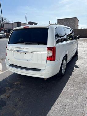 2014 Chrysler Town & Country Touring