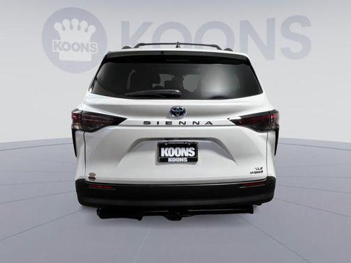 2023 Toyota Sienna XLE