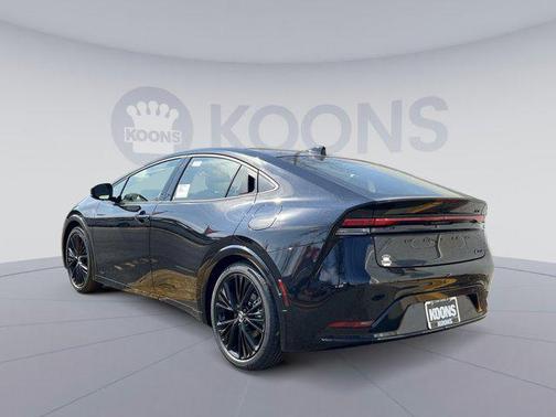 2025 Toyota Prius L